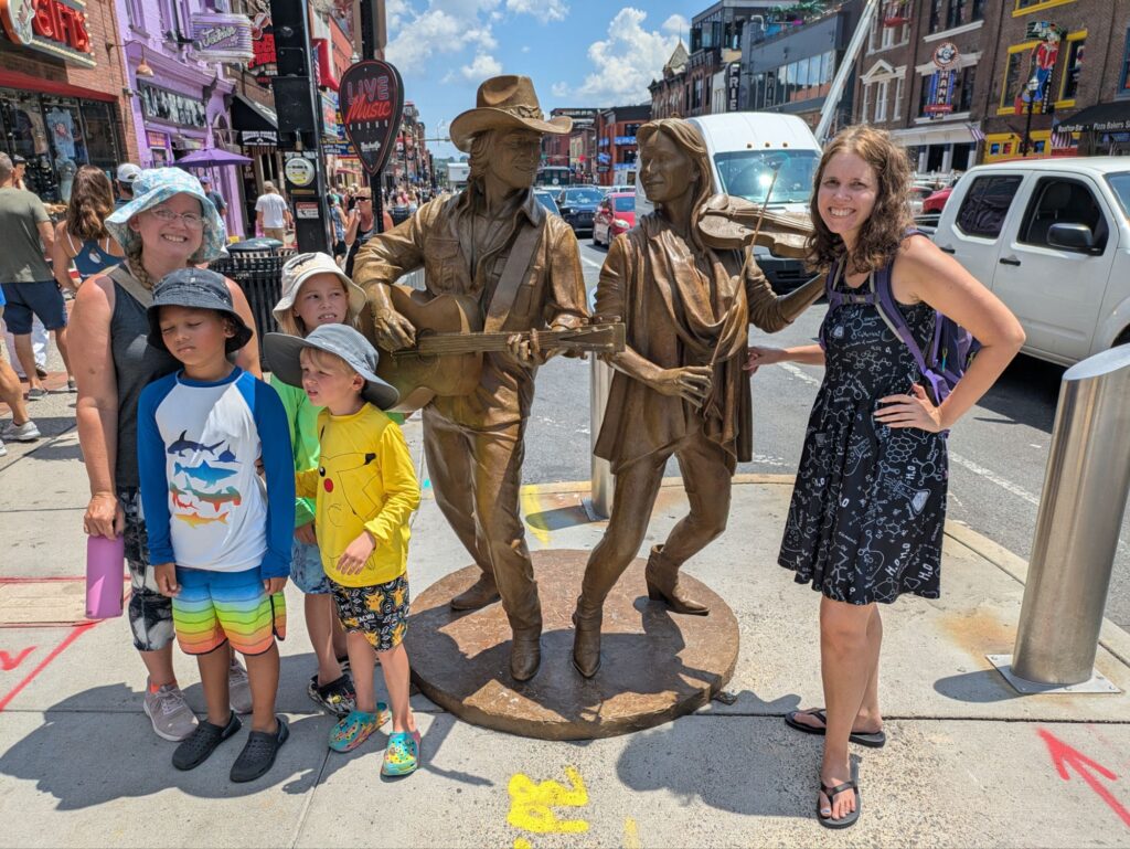 Music City 'Heroes' Statue: Represents the countless musicians who are the bedrock of Nashville's vivrant culture